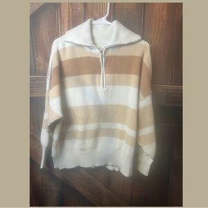 Aerie women’s Half Zip Sweater in Beige and White